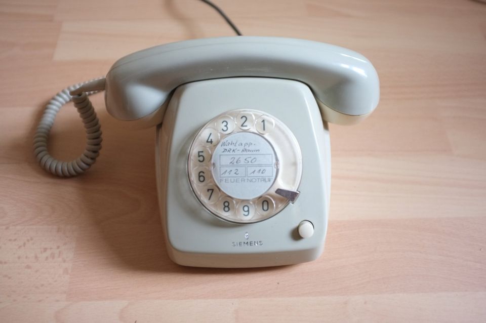 SIEMENS HALSKE Wählscheibe Telefon TAE Stecker in Berlin