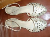 Damenschuhe VINCCI Gr. 39 Sandalen gold mit Strasssteinen Bayern - Greding Vorschau
