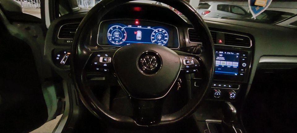 VW Golf 7 2.0 TDI DSG Variant Comfortline in Oberursel (Taunus)