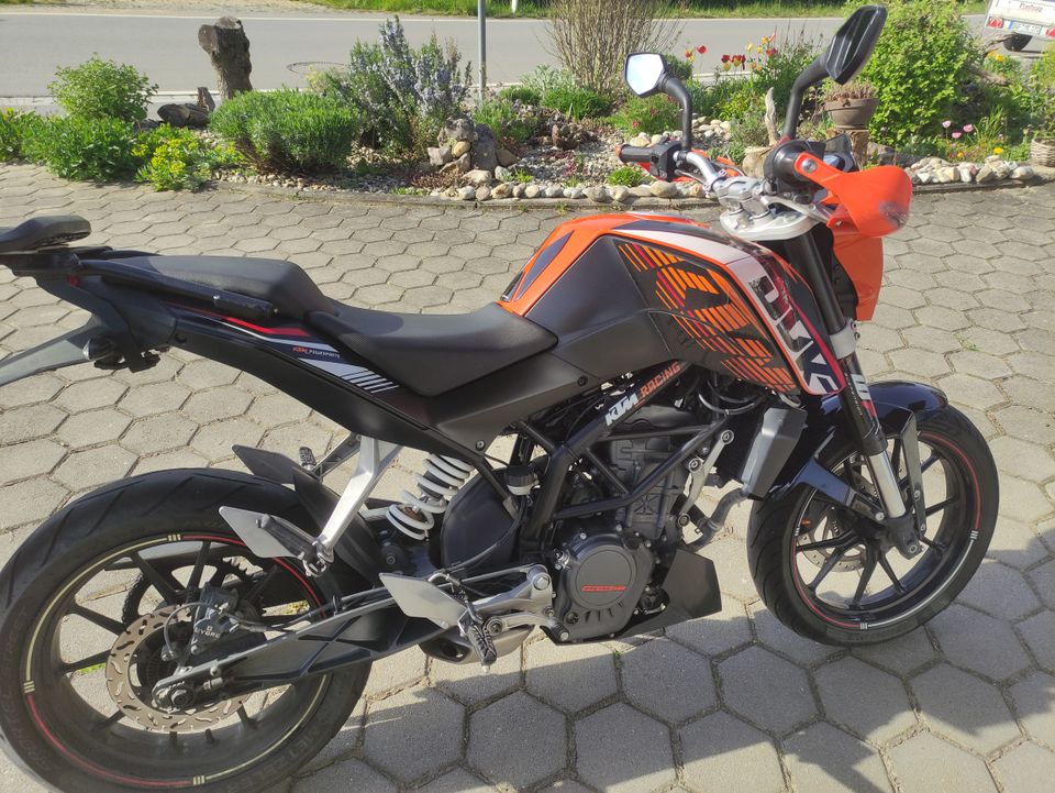 KTM Duke 125 ABS, TÜV neu in Leiblfing