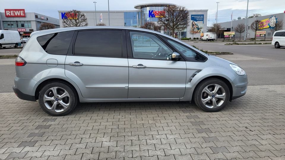 Ford S-Max Titanium in Berlin