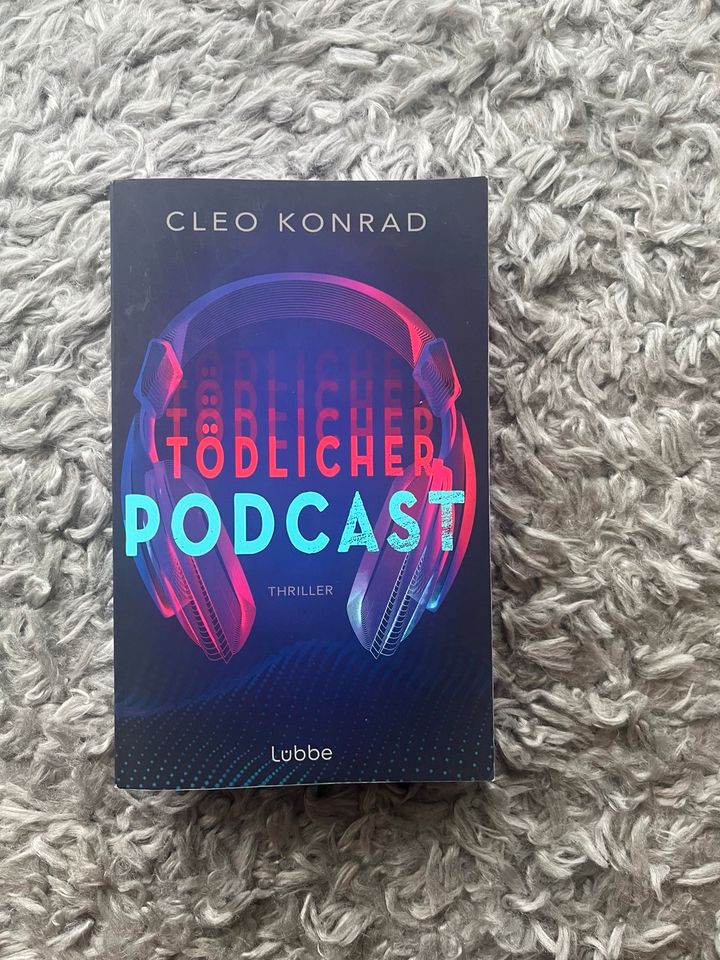 Cleo Konrad Tödlicher Podcast Thriller 2024 in Gütersloh