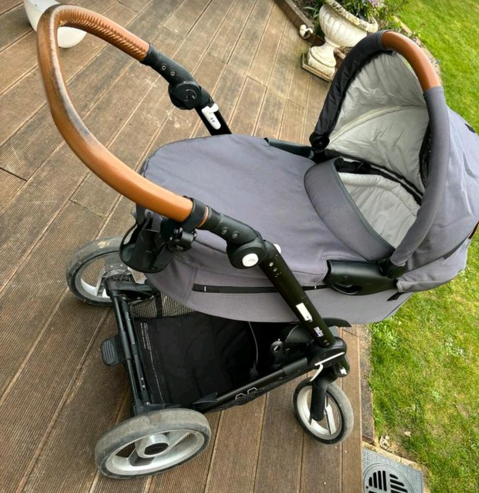 Mutsy Evo Kinderwagen+ Sportsitz in Hannover