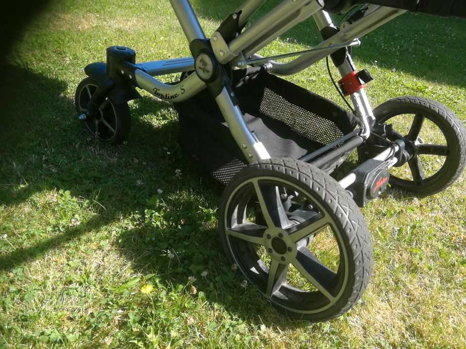 TOP! Kinderwagen von Harten inkl. Adapter für Babyschale in Stadt Wehlen