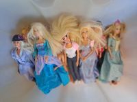 Barbies mit reichlich Zubehör / Abgabe im Konvolut Bayern - Adelsdorf Vorschau