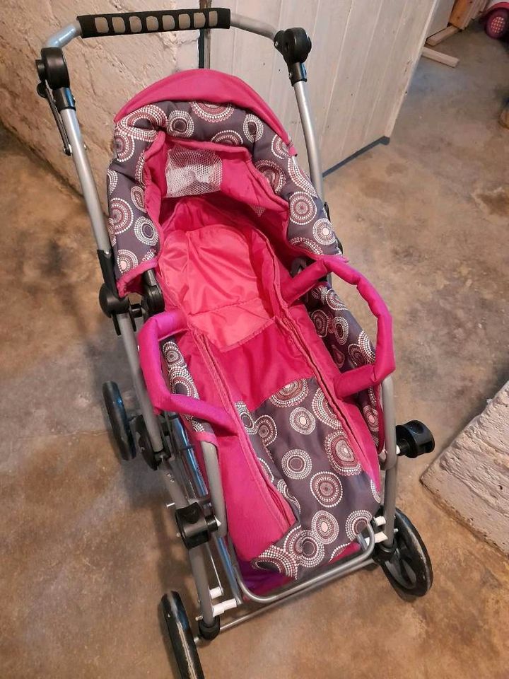 großer Puppenkinderwagen, Zubehör, mehrere Funktionen in Dortmund