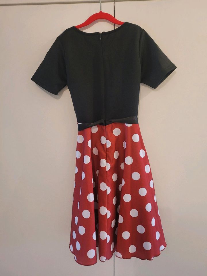 Tolles Kleid in schwarz rot und weiß / Minnie Mouse Kostüm in Köln