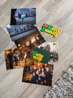 Kelly Family: Buch, Postkarten und Aufkleber u Tasche Nordrhein-Westfalen - Herne Vorschau