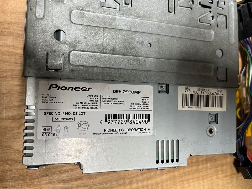 Pioneer Auto Radio mit CD in Aschaffenburg