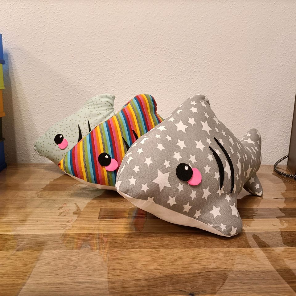 Hai Plüschtier Shark Shork Plush Selbstgemacht Fisch kawaii süß in Bischberg