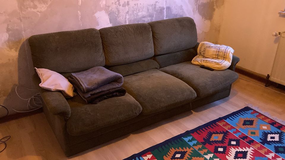 Vintage Couch Sofa Samtgrün Mid Century in Mannheim