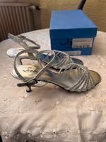 Sandaletten Vista Damen Brautschuh Glitzeroptik silber Größe 38 Nordrhein-Westfalen - Monschau Vorschau