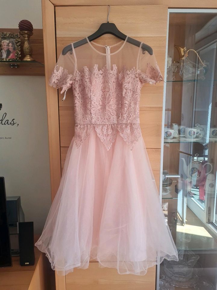 Damenkleid, Cocktailkleid Gr. 34 chichi London in Königsbrunn