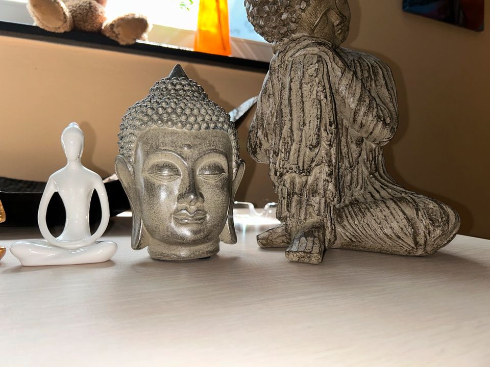 Buddha Figuren 5 Stück Yoga Meditation Ruhe Entspannen in Hockenheim