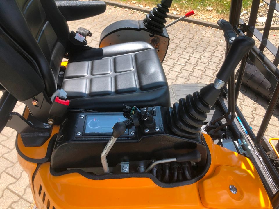 Minibagger BK1700JS inkl. Zubehörpaket Groß *20.258€ NETTO*BERGER KRAUS*KUBOTA*JOYST*SOFORT! in Kassel