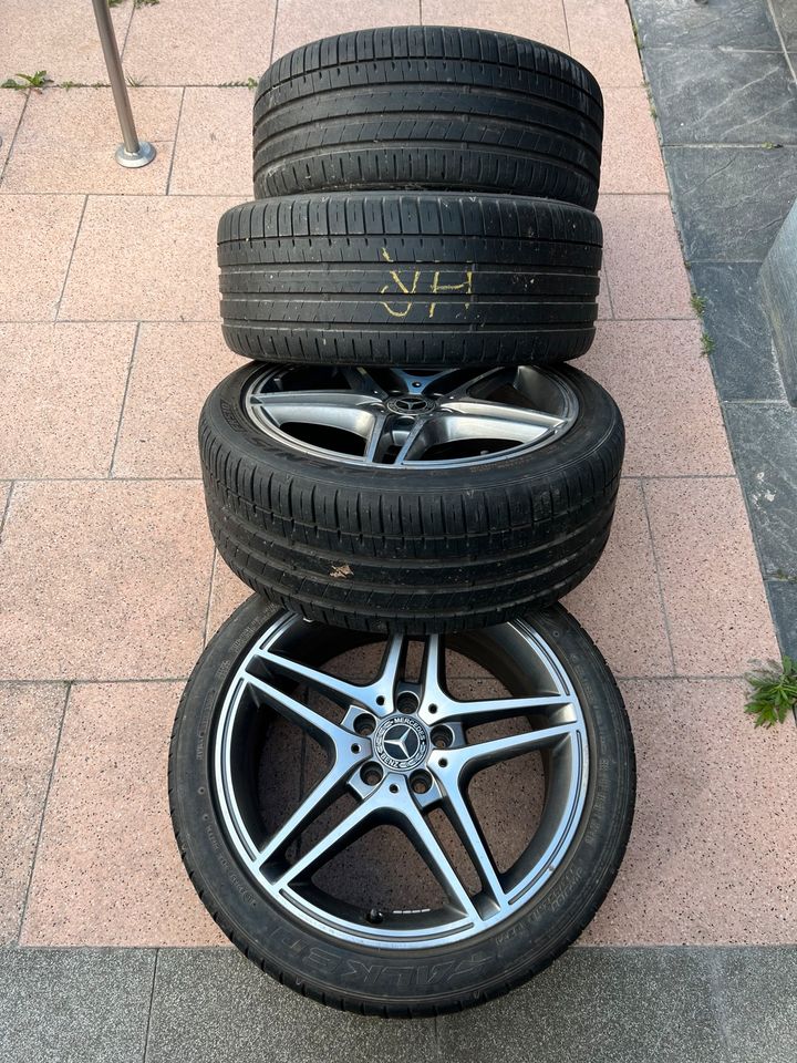 Alufelgen mit Sommerreifen AMG W204 235/40R18 in Meckenheim