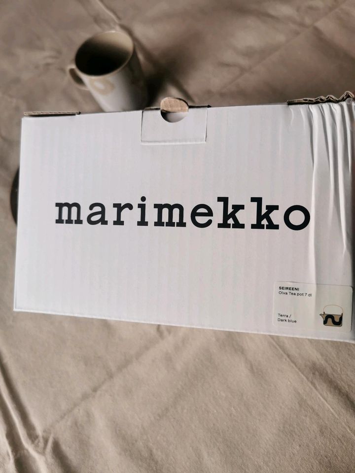 Eine neue und unbenutzte Teekanne(Seireeni)  von Marimekko in Wiesbaden