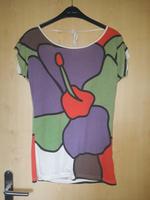 Raffiniertes Shirt von Review Hibiskusblüte lila grün rot S Hessen - Heuchelheim Vorschau