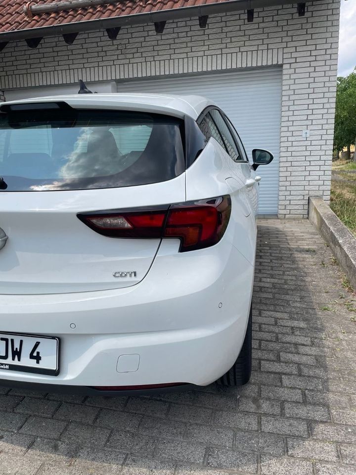 Opel Astra K Business - Winterpaket - Standheizung in Burkardroth