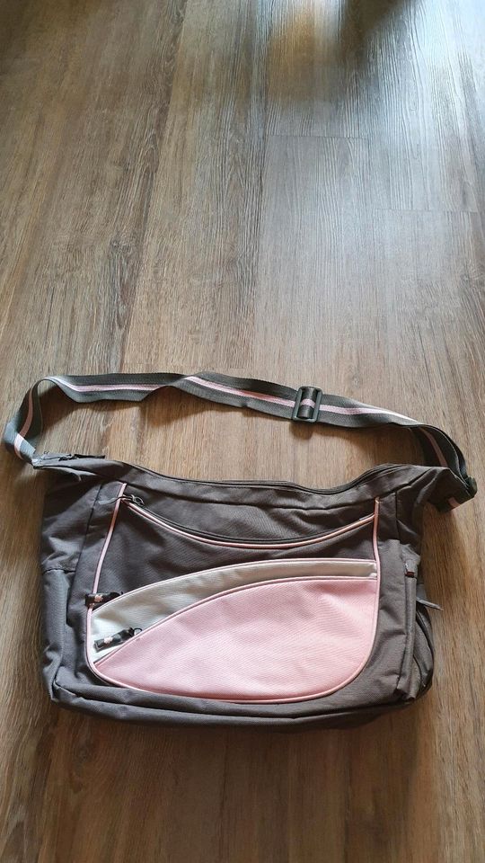 DAMEN HANDTASCHE TASCHE SPORTTASCHE NEUWERTIG in Wettin-Löbejün