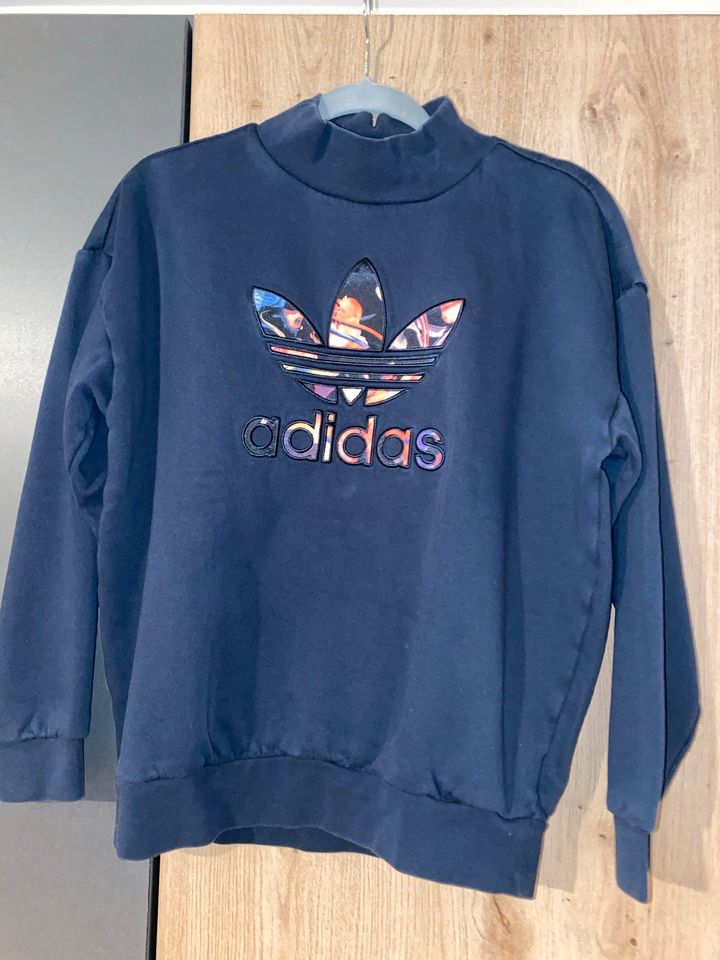 Adidas pullover blumenmuster new arrivals