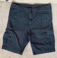 Carhartt Cargoshorts schwarz Größe 34 top Hessen - Darmstadt Vorschau