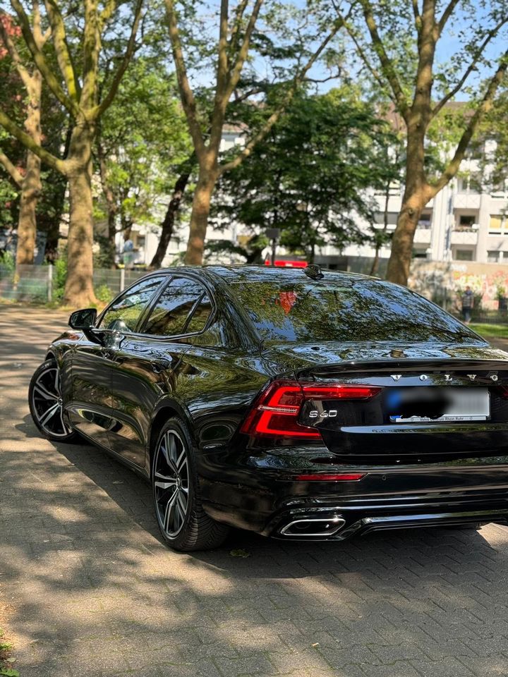 Volvo s60  Benzin in Duisburg