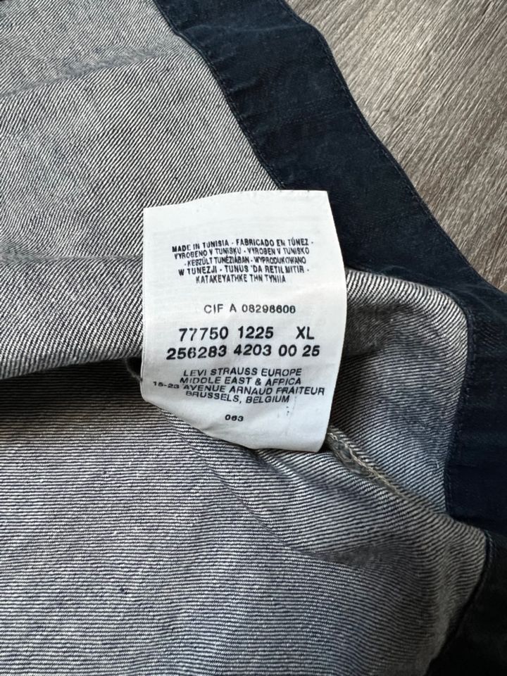 Levi's Jeansjacke XL Blau Levis Jacke Vintage 90er 90s Rarität in Riegelsberg