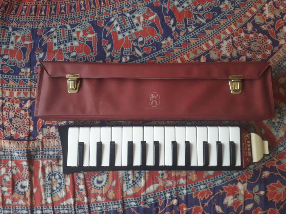 Hohner Melodica Piano 27 mit Koffer in Berlin