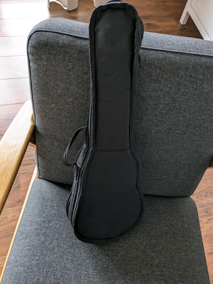 Ukulele Tasche klein schwarz in Bielefeld