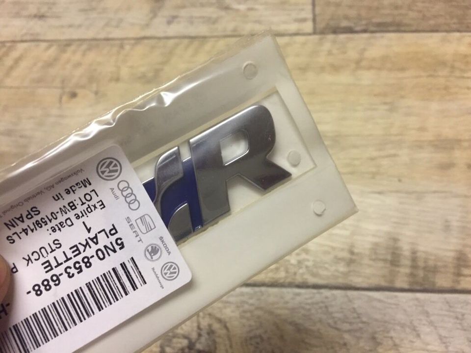 VW R-Line Emblem Schriftzug selbstklebend R32 R36 Original NEU in Arberg