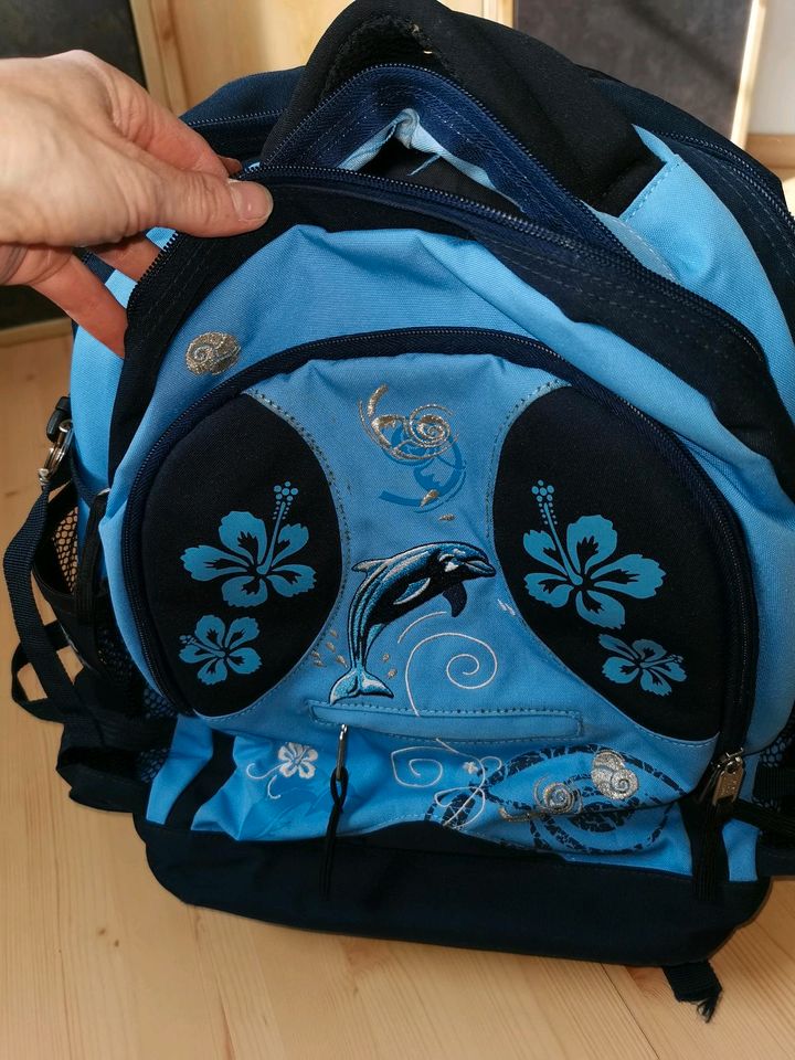 Blauer Rucksack mit Delfinen for you in Flensburg