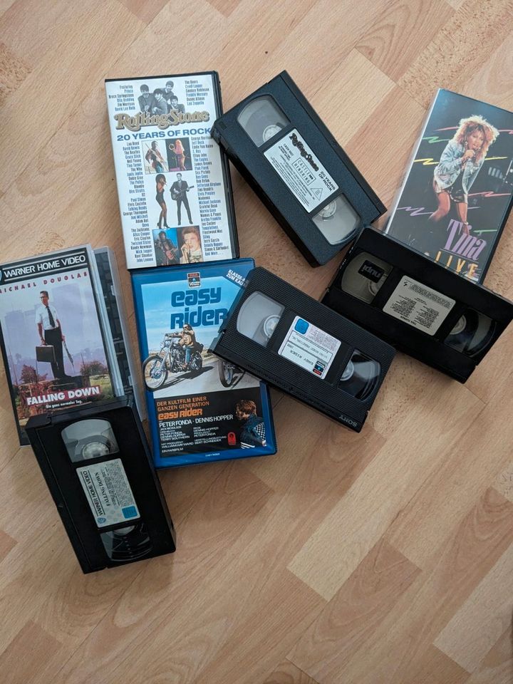 Videokassetten VHS Filme Musik Vintage Set Videos in Paderborn