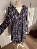 C&A gestuftes Kleid mit Muster Blumen 42 Sachsen - Gröditz Vorschau