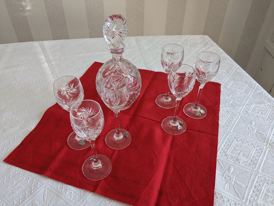 Karaffe und Gläser aus böhmischen Bleikristall in Zempin