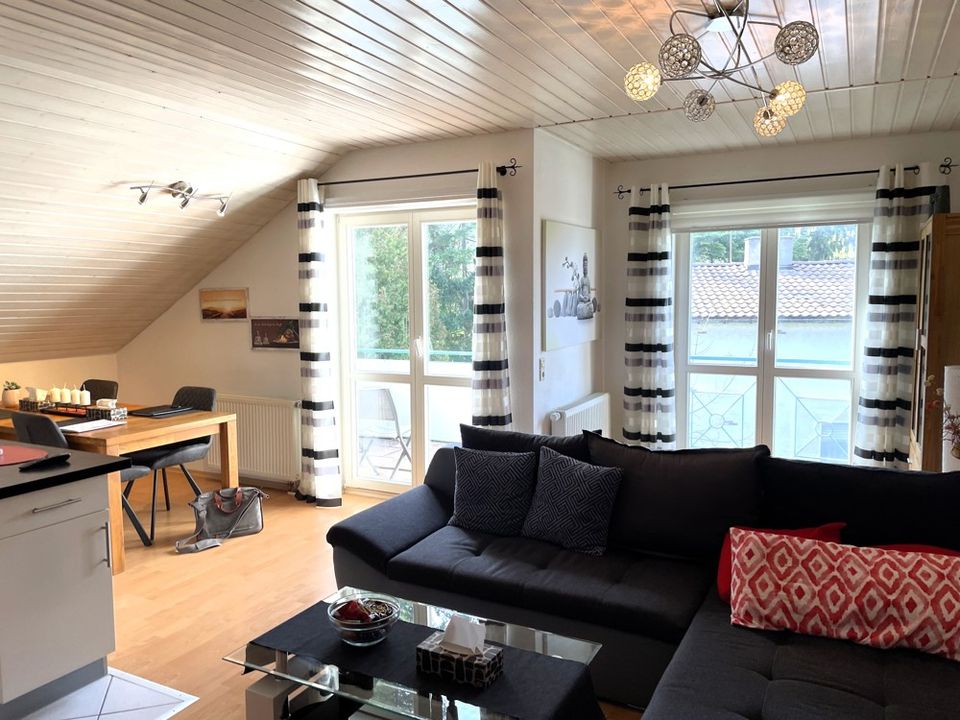 Vermietete 2-Zimmer-DG-Wohnung mit Balkon und Garagen-Stellplatz in Bronnweiler zu verkaufen in Reutlingen