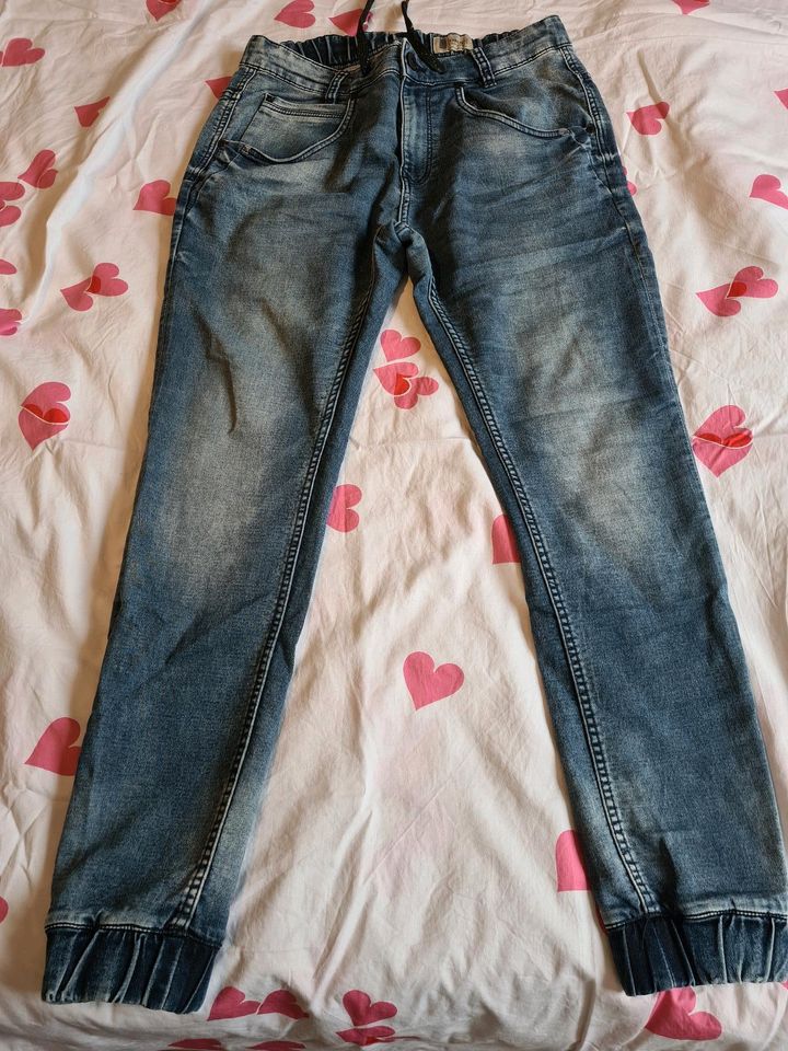 Männer Jeanshose W32 in Magdeburg