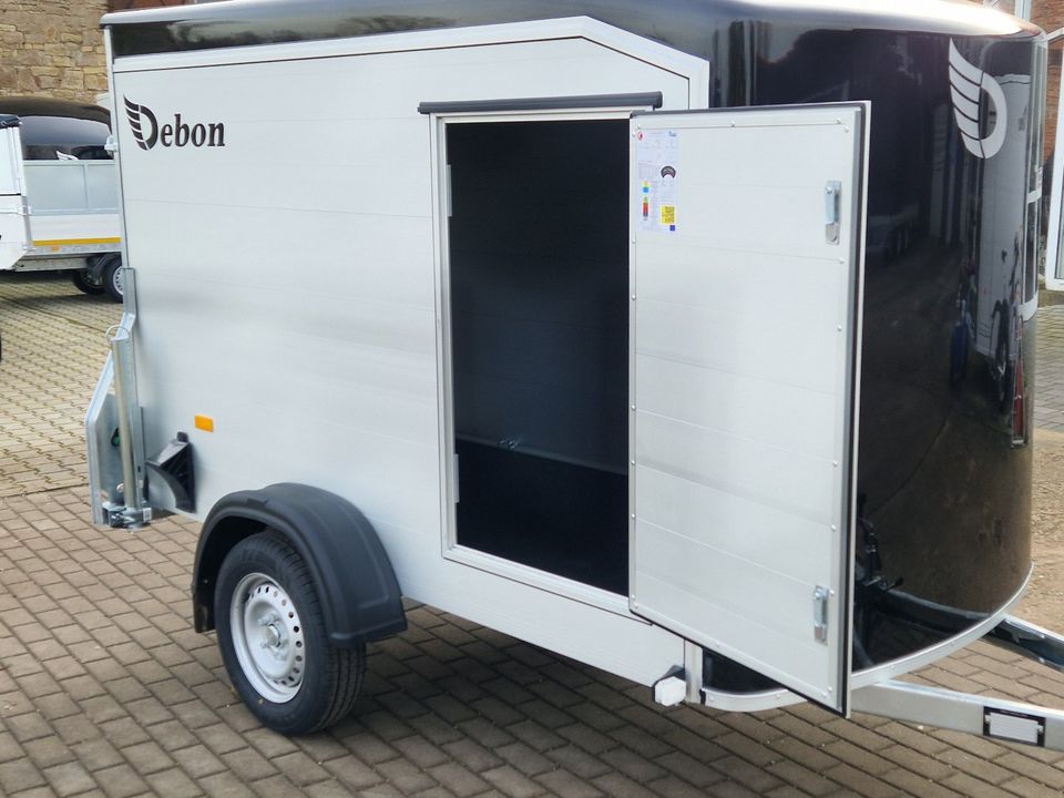 Debon C255 Roadstar ALU-Kofferanhänger | 750kg ungebremst | Seitentür & Rampen-Türkombination in Neundorf