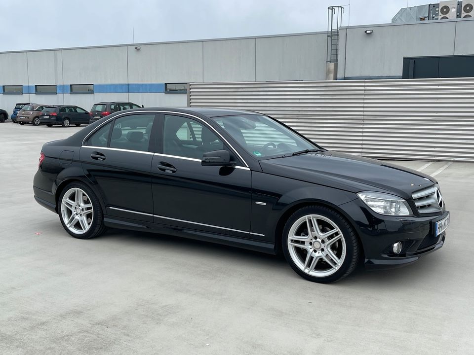 C220 CDI AMG-Paket Automatik Xenon Comand SHZ PDC in Hamburg