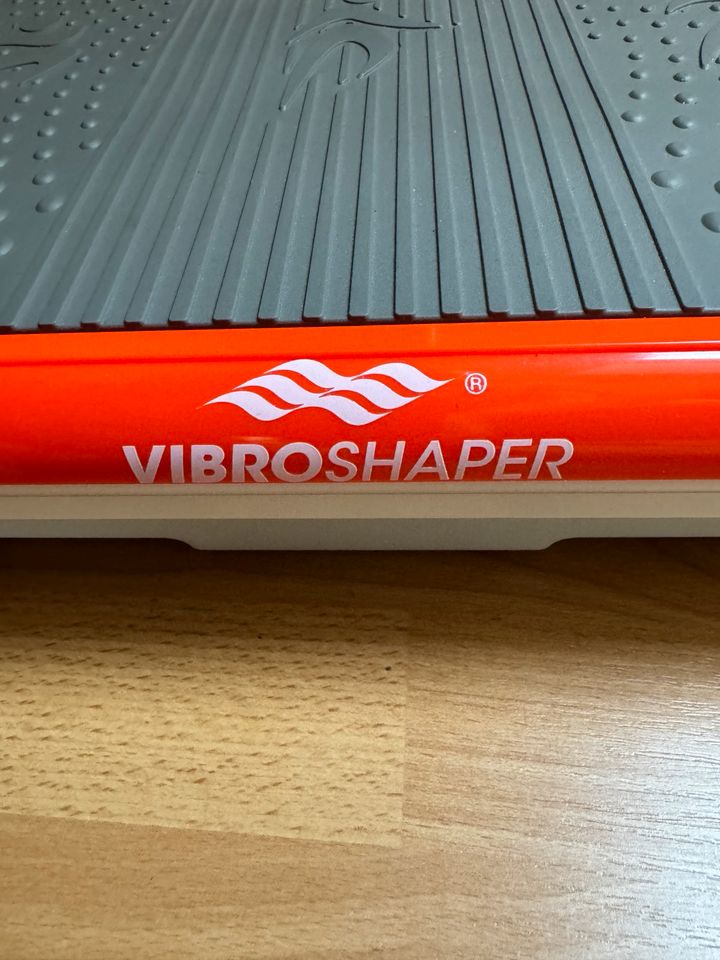 Shaper Vibrationsplatte, Neuwertig mit Fernbedienung, Bänder in Fahrdorf