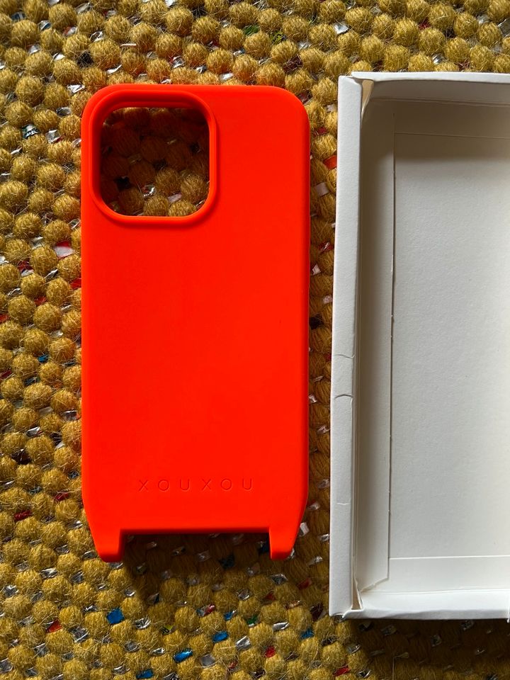 Xouxou IPhone case 13 pro neon orange Handyhülle in Berlin