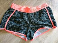 Badehose Mädchen Schwimmshorts Bademode Bade Shorts gr.146-152 Nordrhein-Westfalen - Freudenberg Vorschau