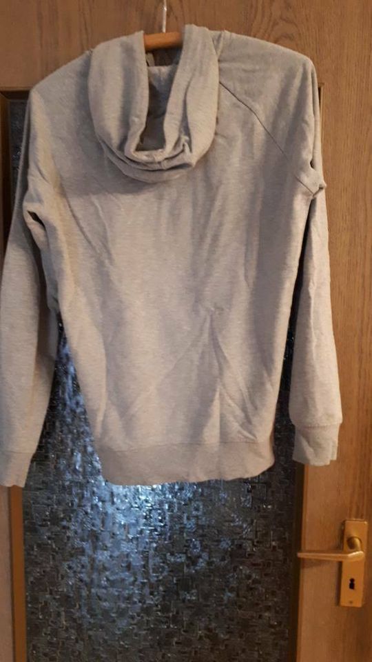 Hoodie / Sweatshirt Herren/Jungen Gr. M grau in Feucht