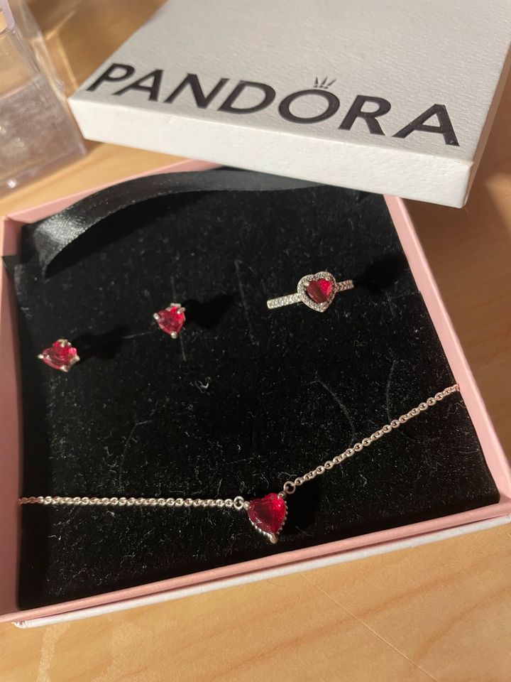 Pandora Schmuckset in Bitburg