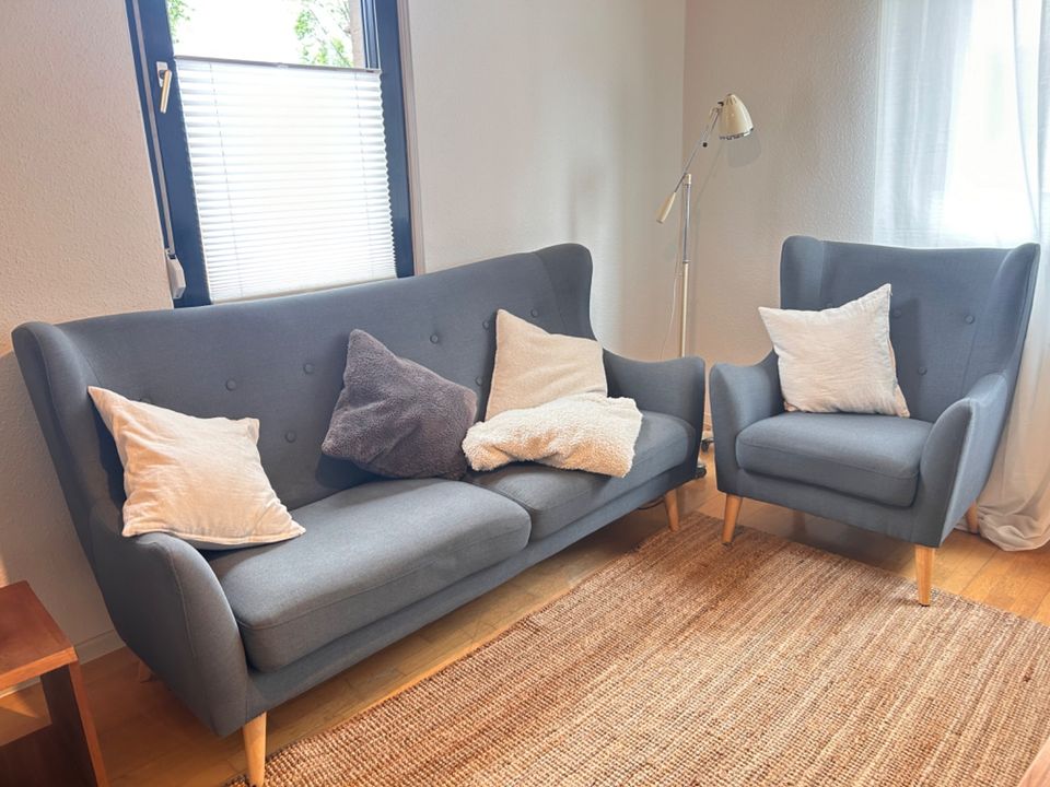 Sofa und Ohrensessel - Skandinavischer Stil in Mainz