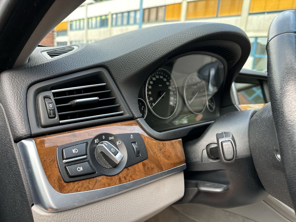 BMW 523i Lim. 523i Navi/Xenon/Kamera/Elek.Rollo/Android in Hannover