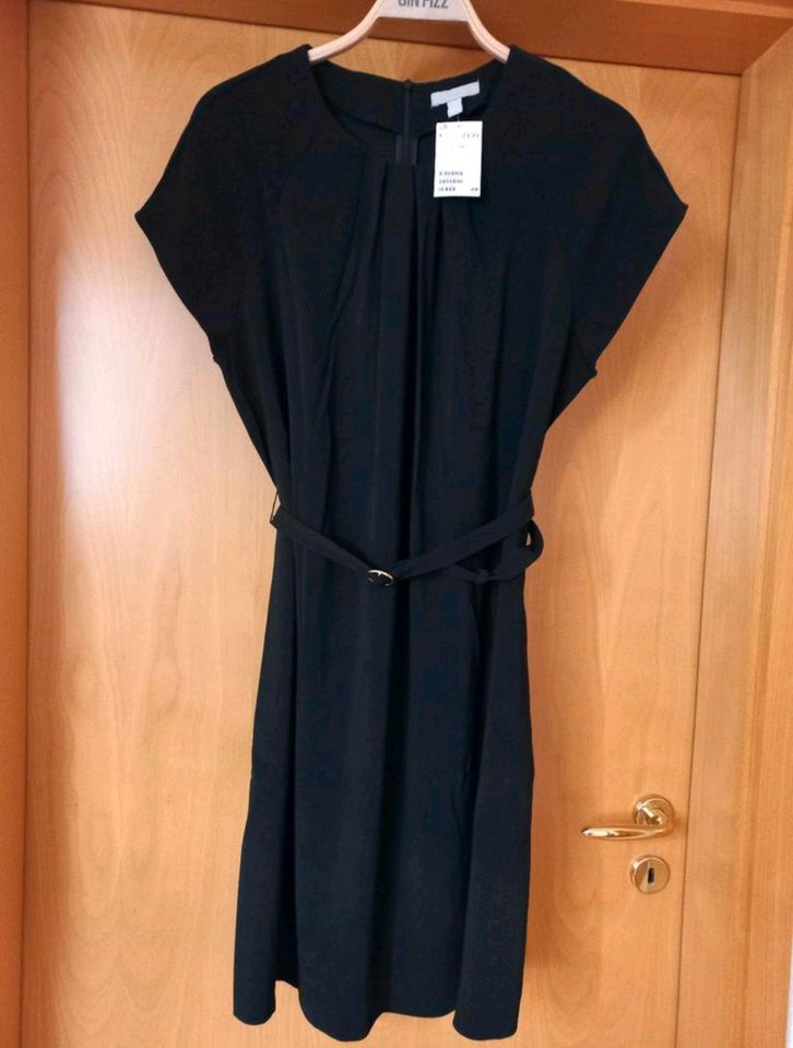 Kleid von H&M Gr. L mit Gürtel, schwarz, NEU in Wartenberg