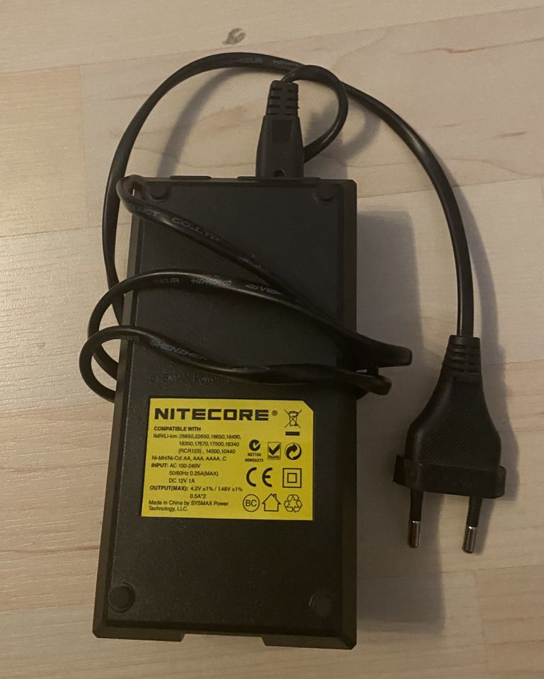 NITECORE Ladegerät für Akkus i2 (2014er Version) in Nidderau