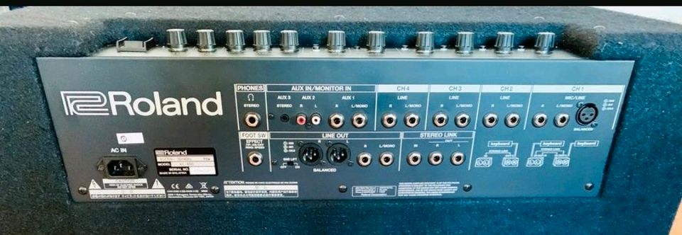 Roland KC-990 4-Stereo-Kanal-Keyboard/E Drum Verstärker in Kraichtal