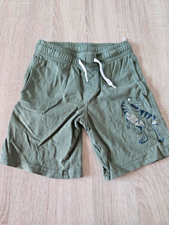 4 kurze Hosen Sweatshorts Gr. 116 C&A in Cottbus